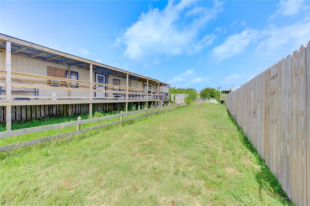 936 13th Street, Dickinson, Texas image 4