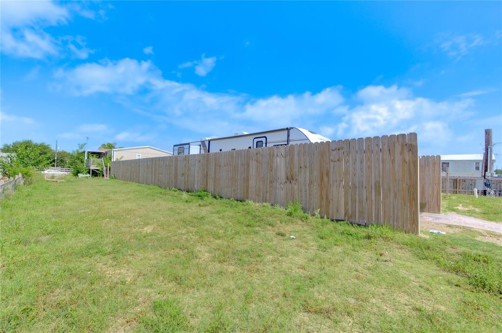 936 13th Street, Dickinson, Texas image 5