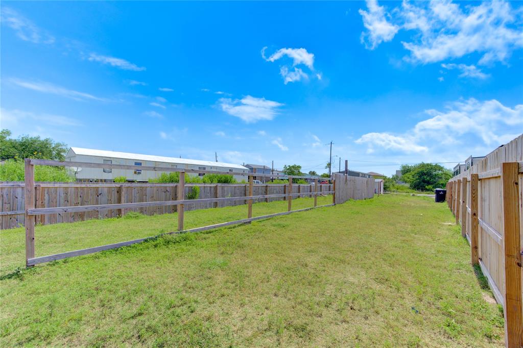 936 13th Street, Dickinson, Texas image 9