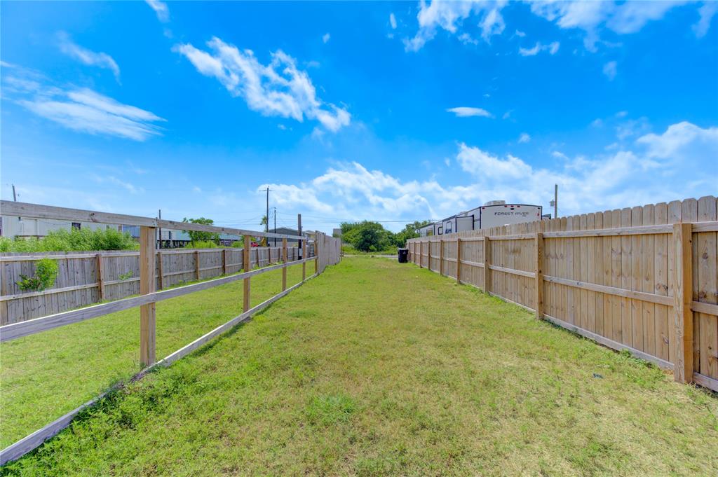 936 13th Street, Dickinson, Texas image 11