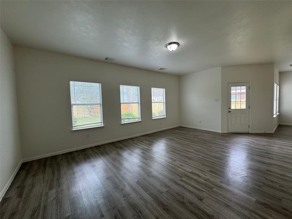 1722 Caldbeck Lane, Fresno, Texas image 6
