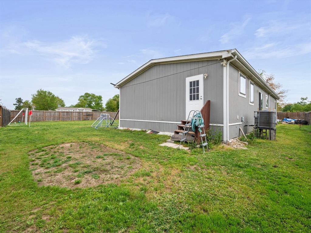 1976 County Road 5017, Cleveland, Texas image 4
