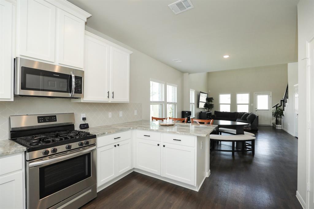 2401 Sequoia Grove Drive, Rosharon, Texas image 15