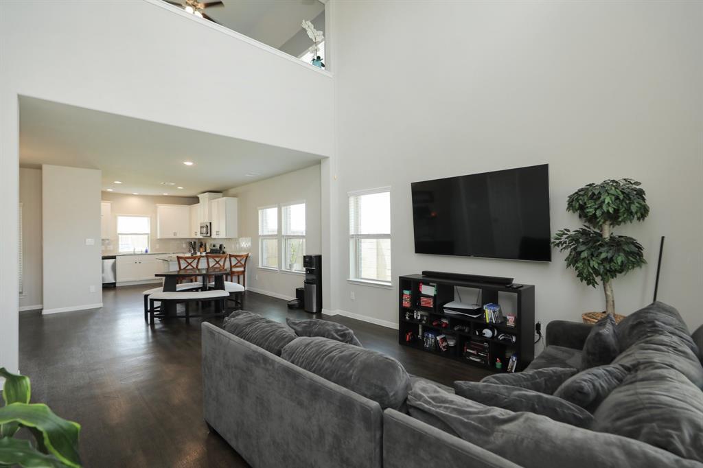 2401 Sequoia Grove Drive, Rosharon, Texas image 9