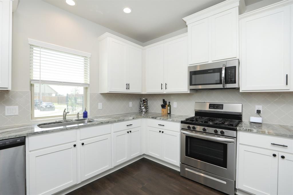 2401 Sequoia Grove Drive, Rosharon, Texas image 17