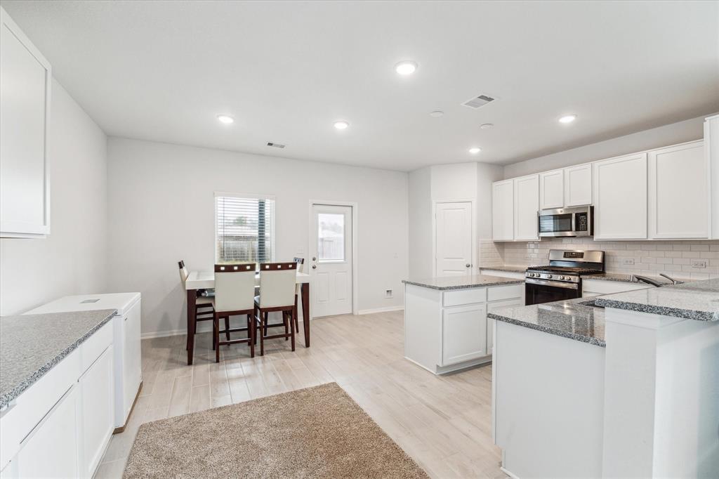 9618 Benbrook Drive, Conroe, Texas image 7