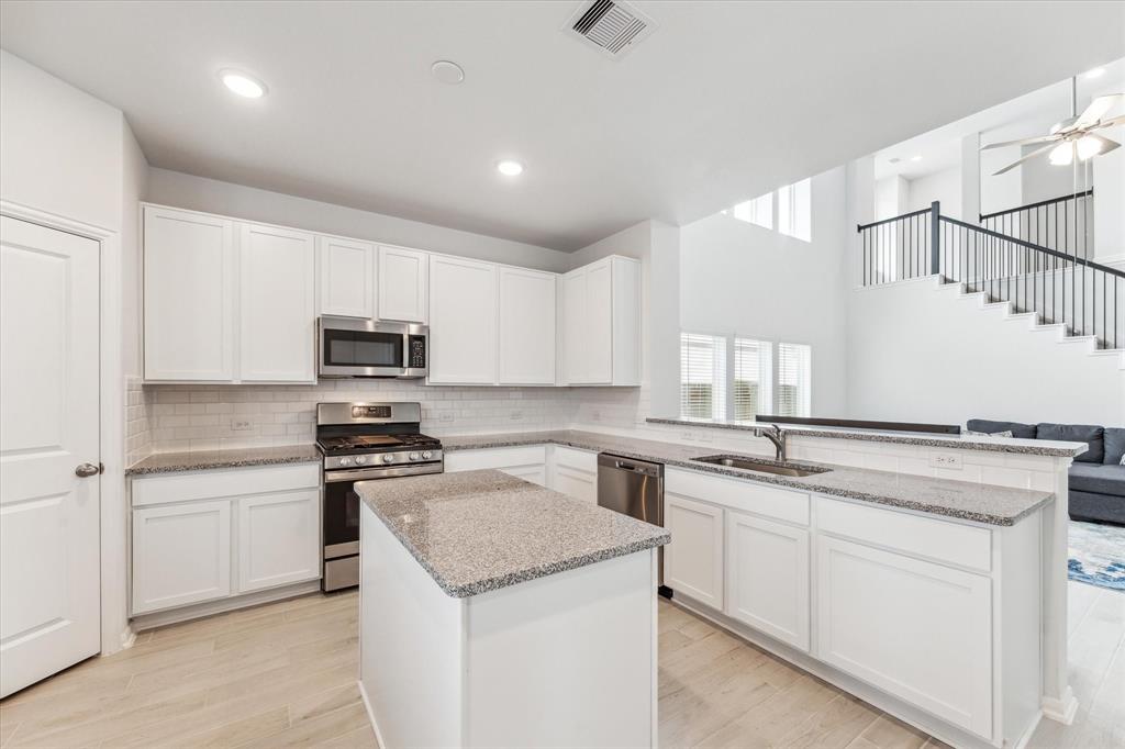9618 Benbrook Drive, Conroe, Texas image 8