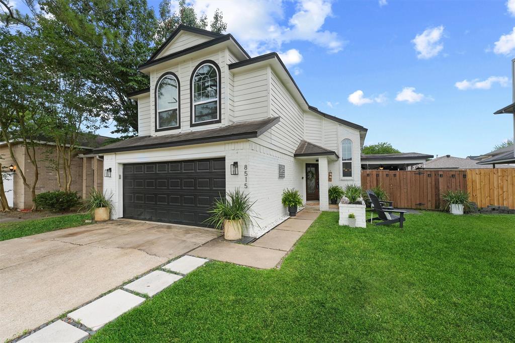 8515 Cold Lake Drive, Houston, Texas image 2
