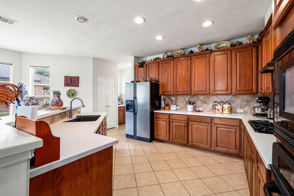 3221 Gable Park Lane, Pearland, Texas image 12