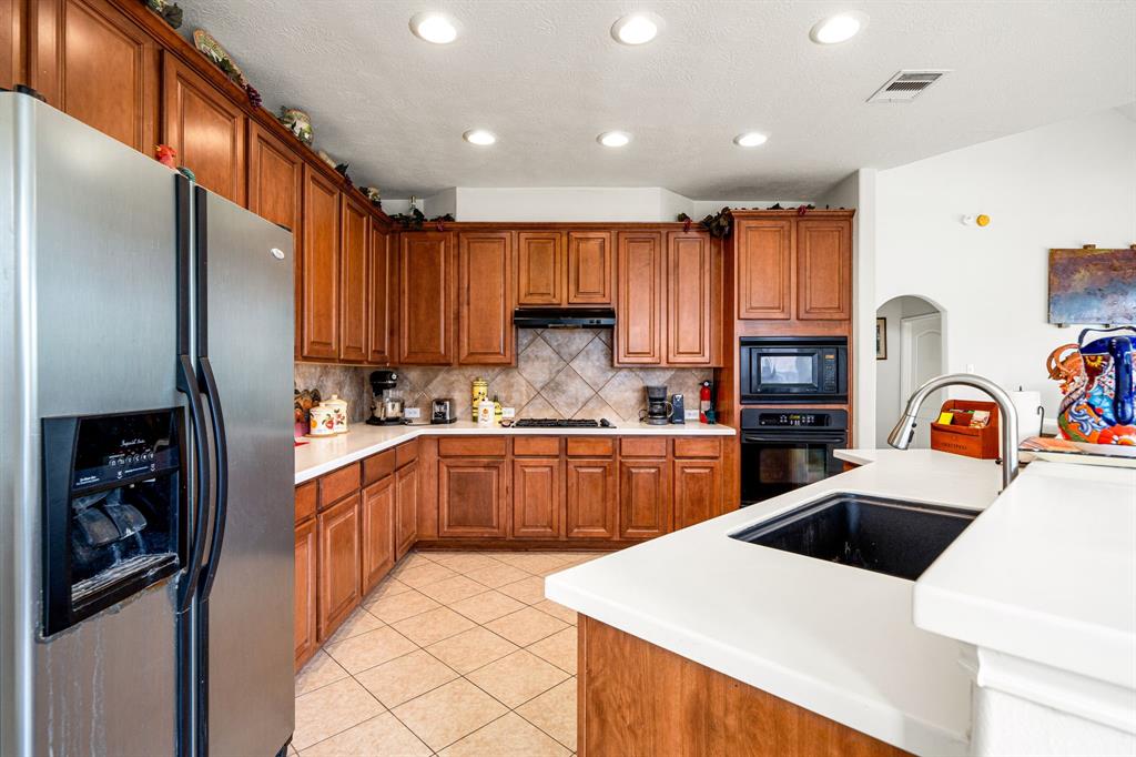 3221 Gable Park Lane, Pearland, Texas image 10