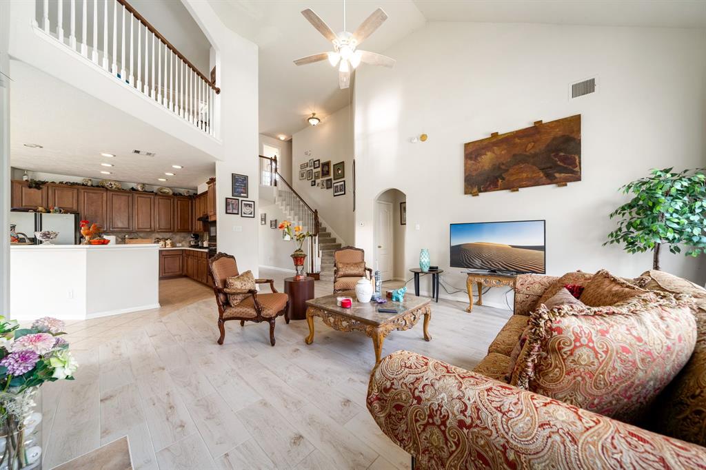 3221 Gable Park Lane, Pearland, Texas image 8