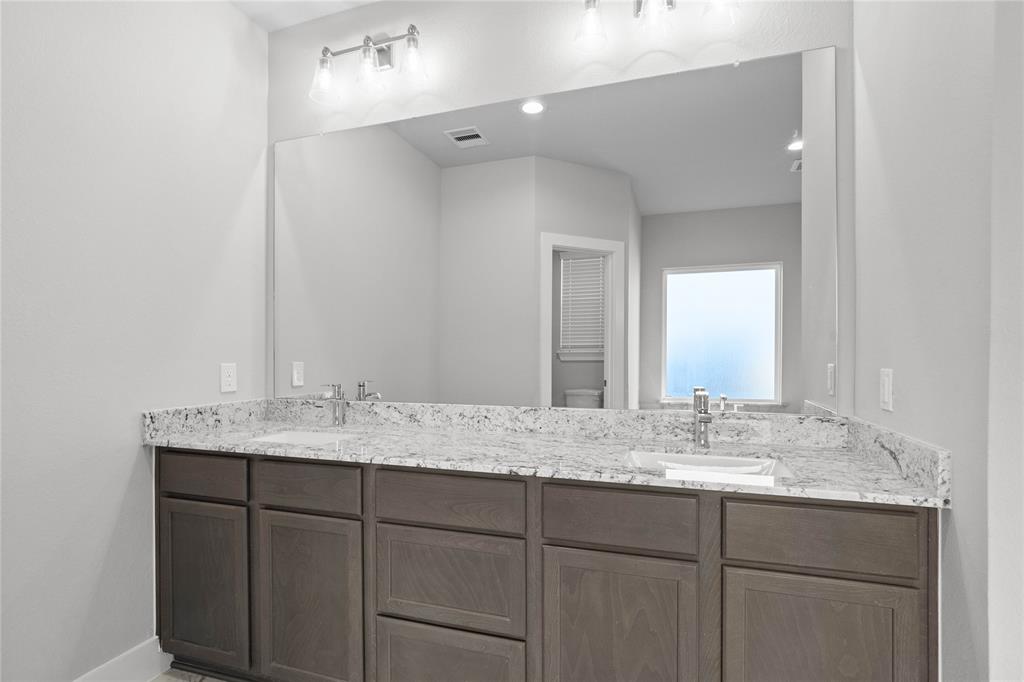 4718 Whisperwood Drive, Rosenberg, Texas image 13