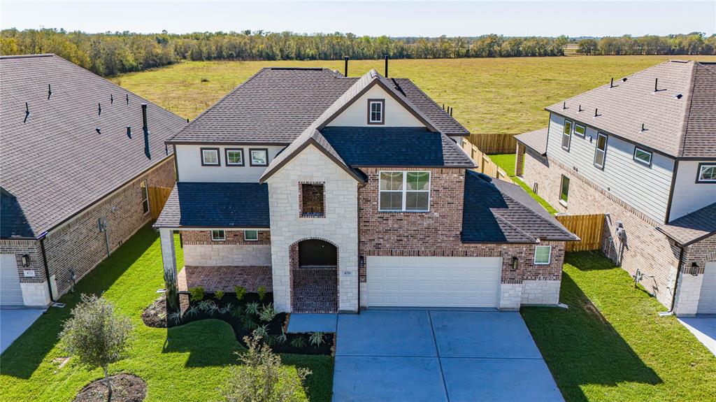 4718 Whisperwood Drive, Rosenberg, Texas image 3