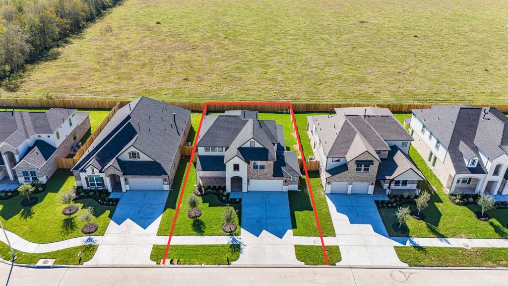 4718 Whisperwood Drive, Rosenberg, Texas image 2