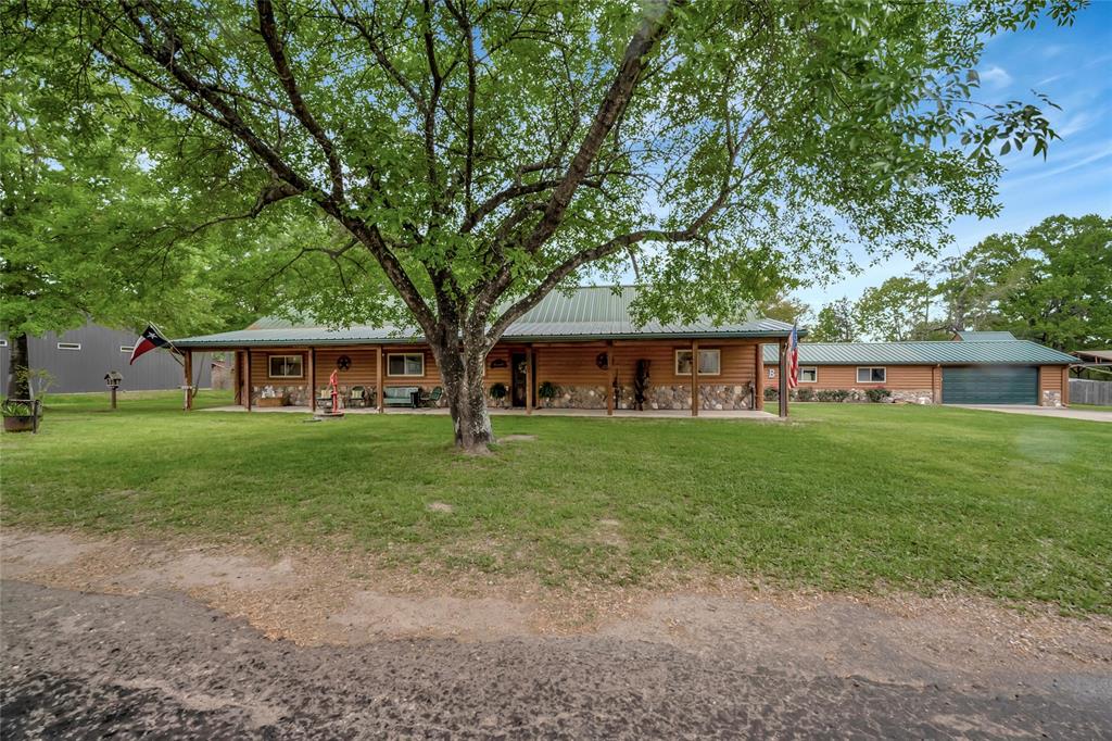 331 Black Forest Drive, Zavalla, Texas image 1