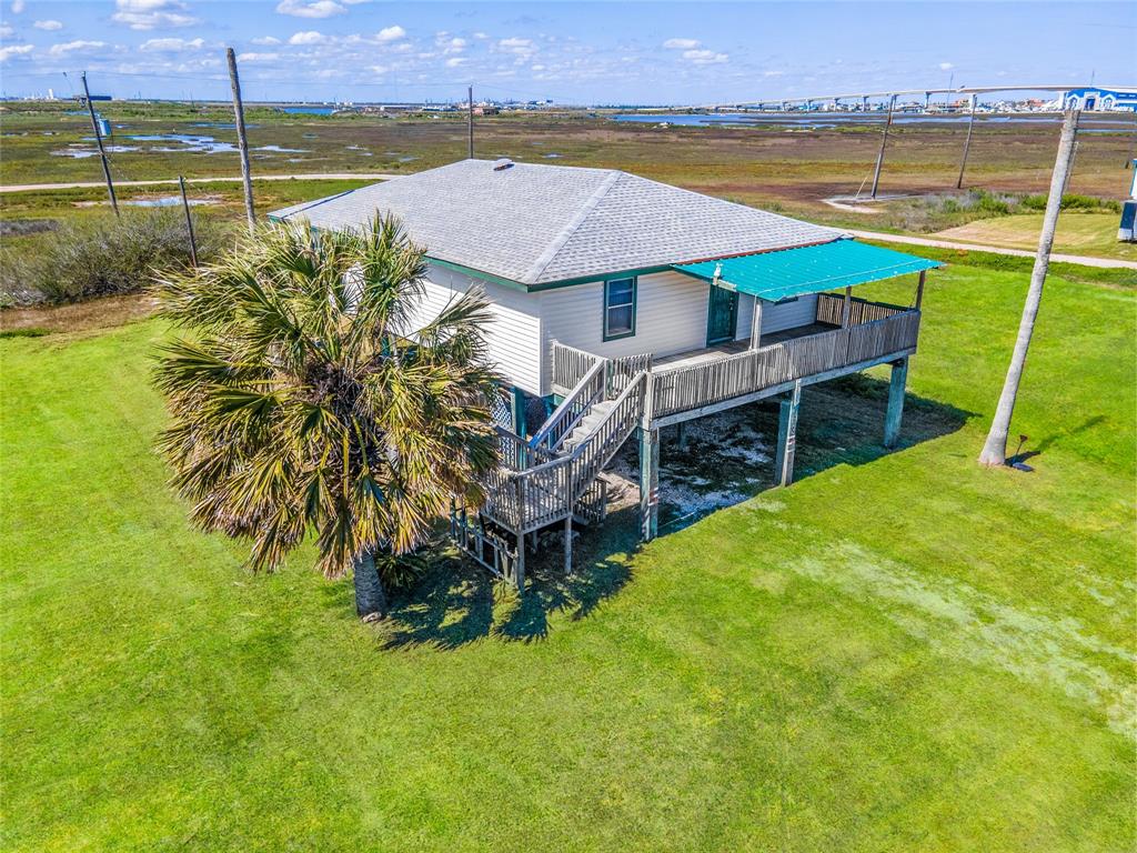 910 Monument Drive, Surfside Beach, Texas image 2