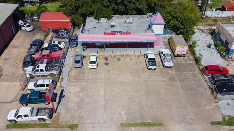 Photo of 10421 Hartsook Street, Houston, TX 77034 (MLS # 30298895) Photo of 10421 Hartsook Street, Houston, TX 77034 (MLS # 30298895)