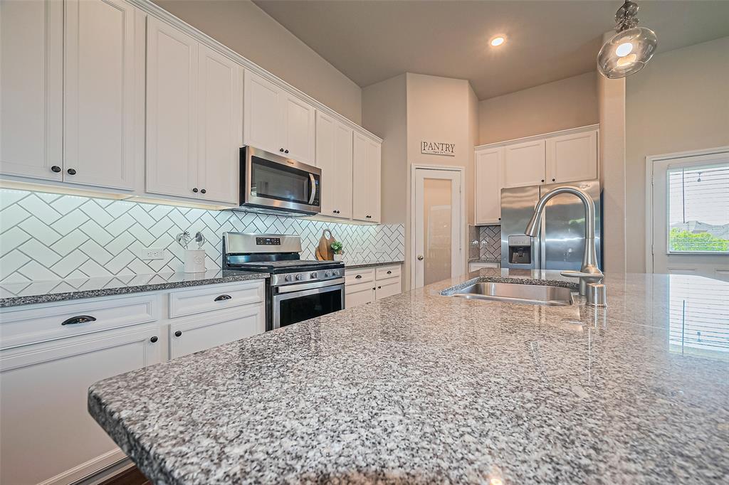 5230 Ivory Glass Drive, Katy, Texas image 9