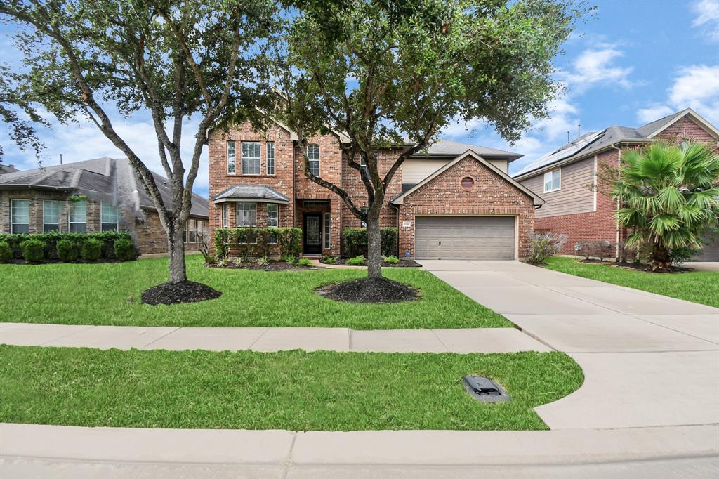 2504 Rusting Creek Drive, Pearland, Texas image 3