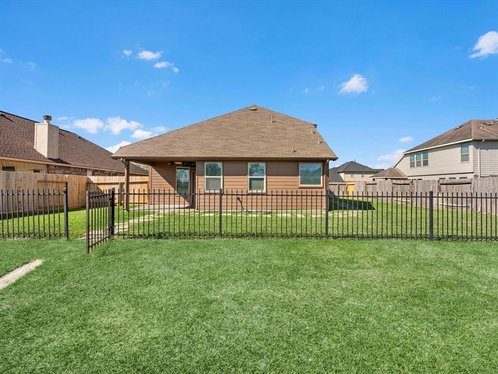 2211 Fawn Bridge Lane, Crosby, Texas image 28