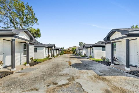 4116-4120 Linn Street 1-10 Houston TX 77026
