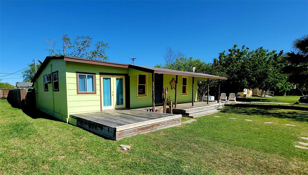 308 S 6th Street, Rockport, Texas image 1