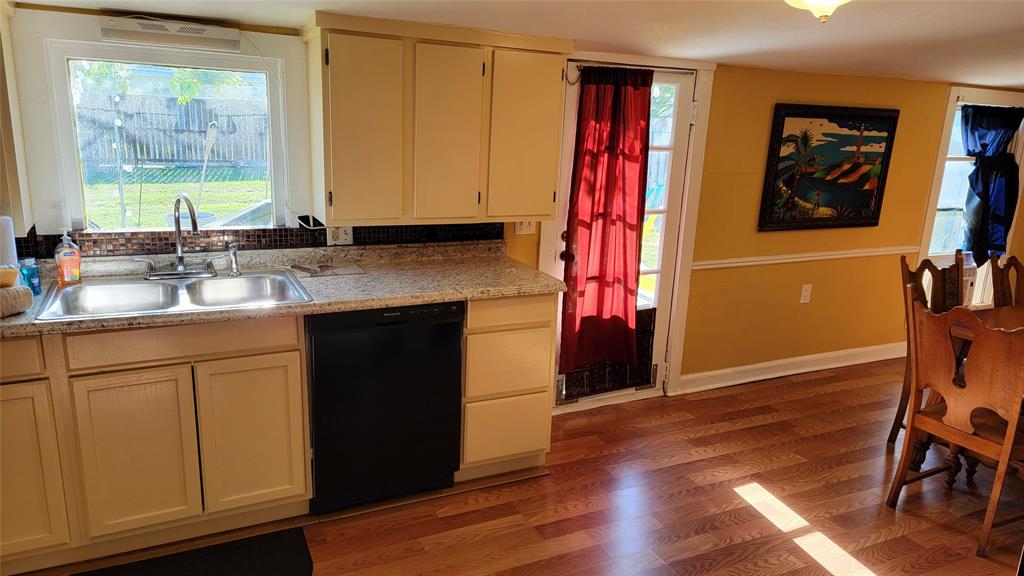 308 S 6th Street, Rockport, Texas image 12