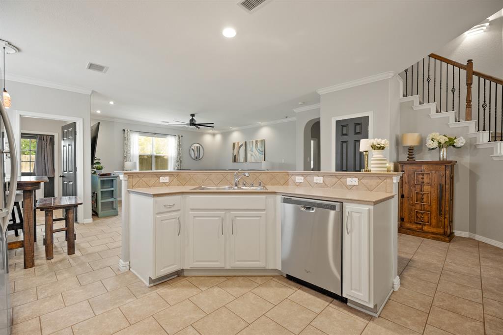 424 Drake Lane, League City, Texas image 7