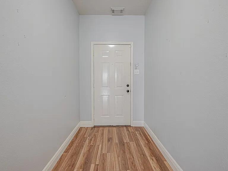 5322 Cinnamon Lake Drive, Baytown, Texas image 3