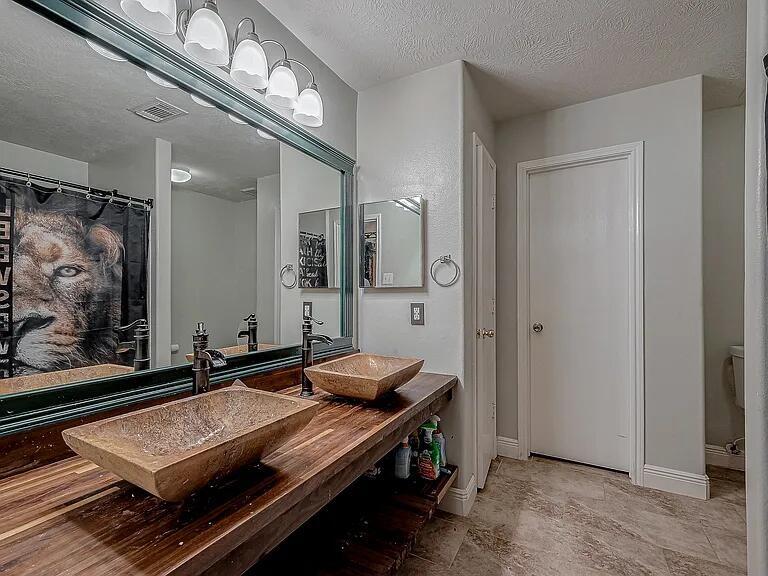 5322 Cinnamon Lake Drive, Baytown, Texas image 20