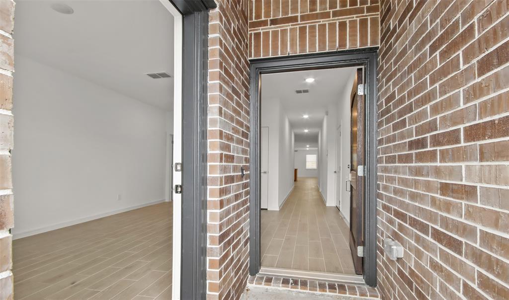 284 Ice Shore Trail, Dayton, Texas image 3
