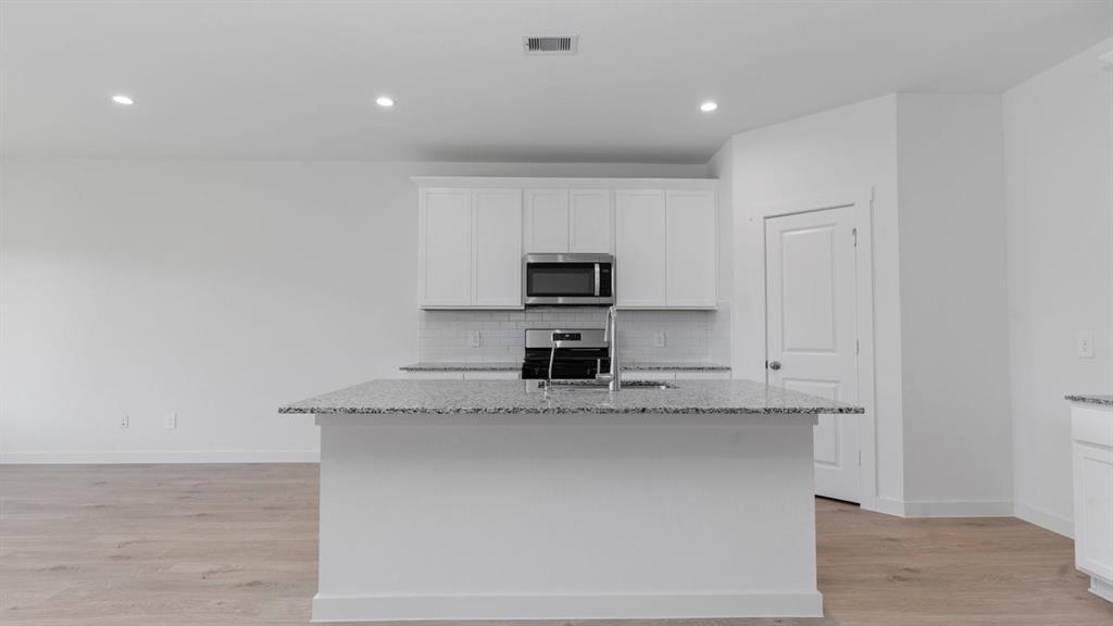 5030 Balcolm Drive, Fresno, Texas image 10