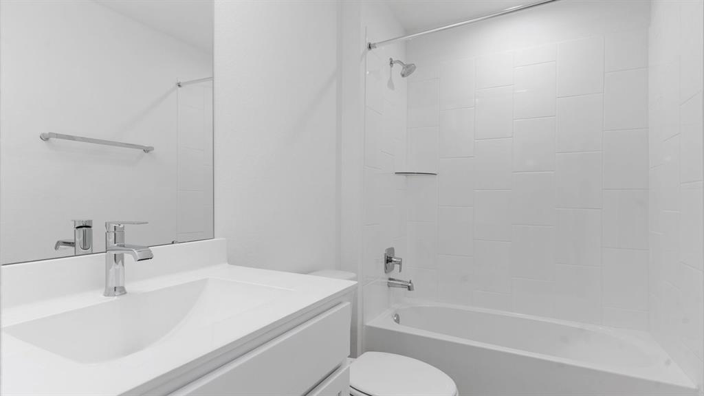 5030 Balcolm Drive, Fresno, Texas image 30