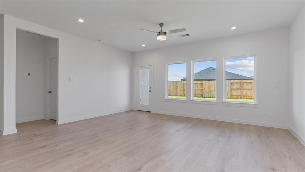 5030 Balcolm Drive, Fresno, Texas image 16