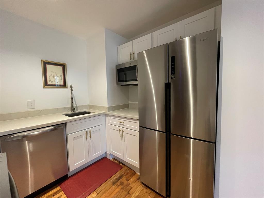 909 Silber Road 56J