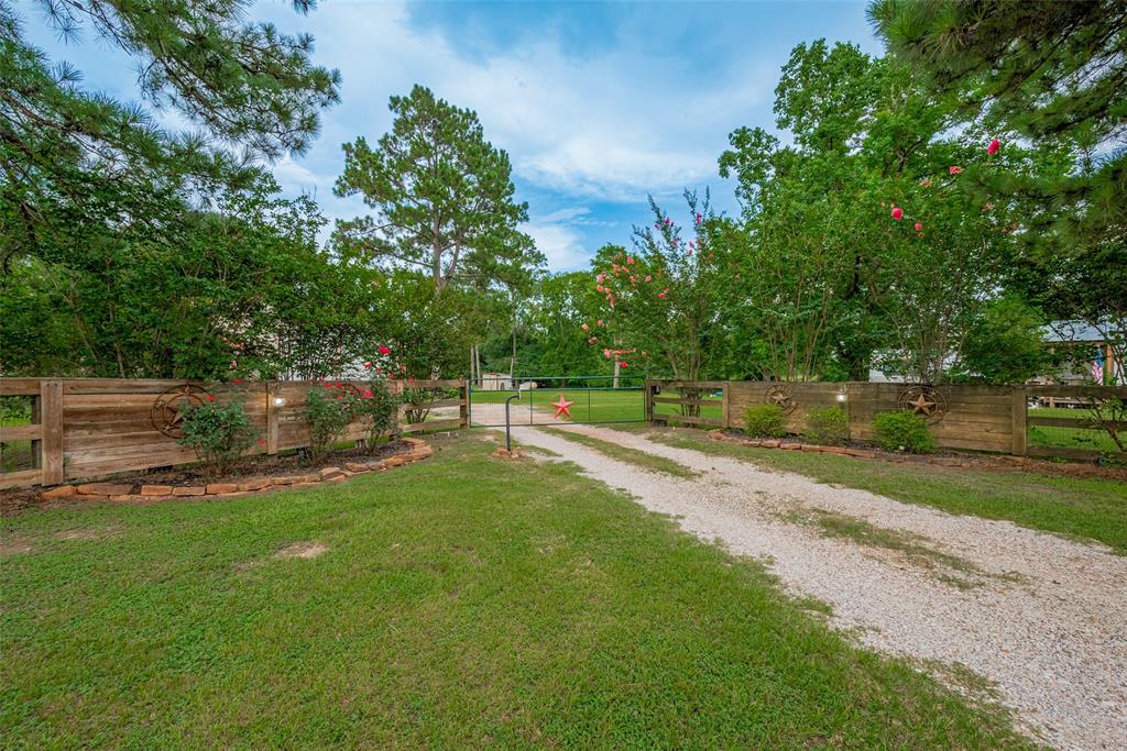602 Fm 2693 Rd East