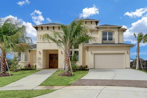 Photo of 602 Appia Drive, Kemah, TX 77565 (MLS # 6029265)
