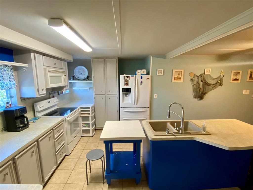 1228 Bahama Lane, Port Bolivar, Texas image 10