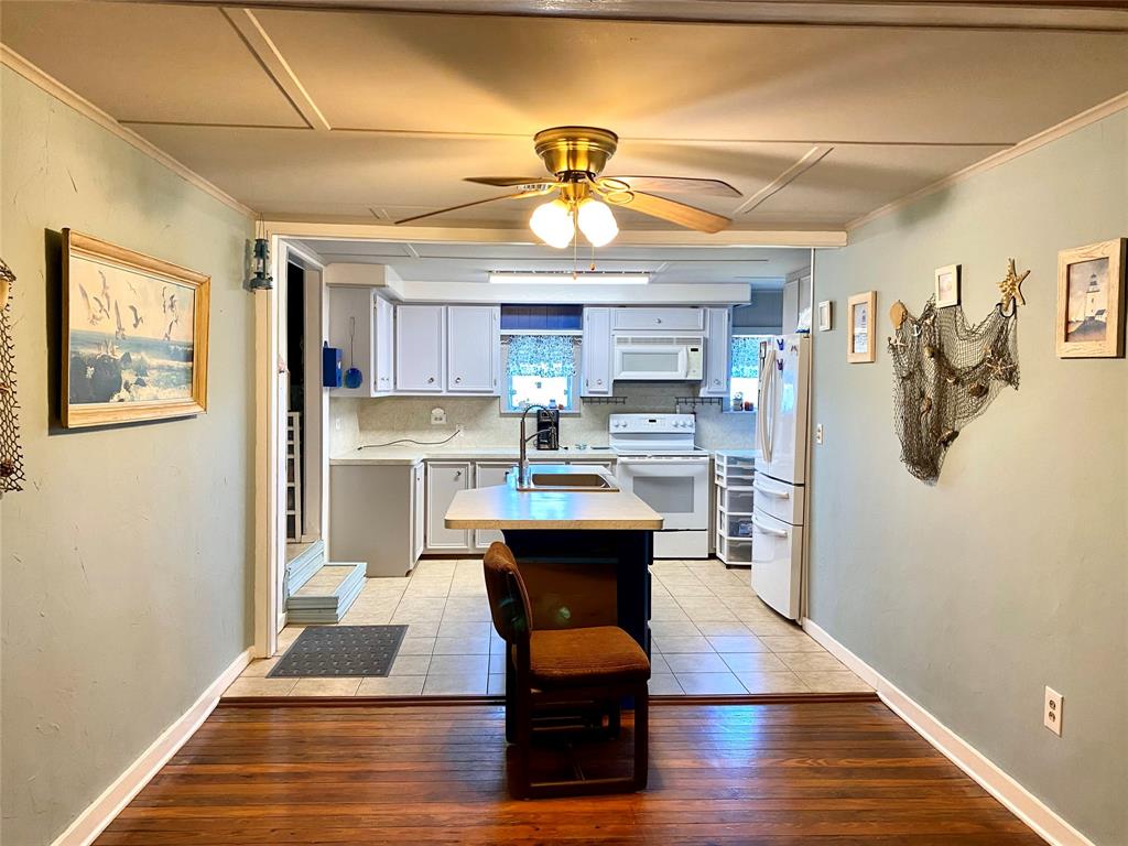 1228 Bahama Lane, Port Bolivar, Texas image 12