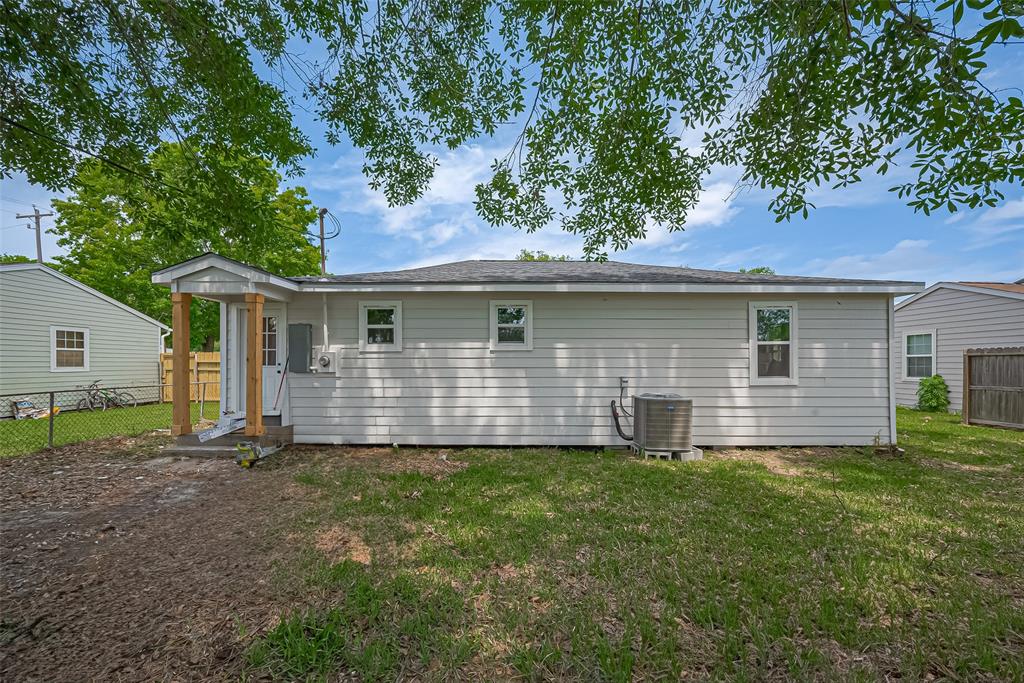 7406 Valeda Drive, Deer Park, Texas image 23