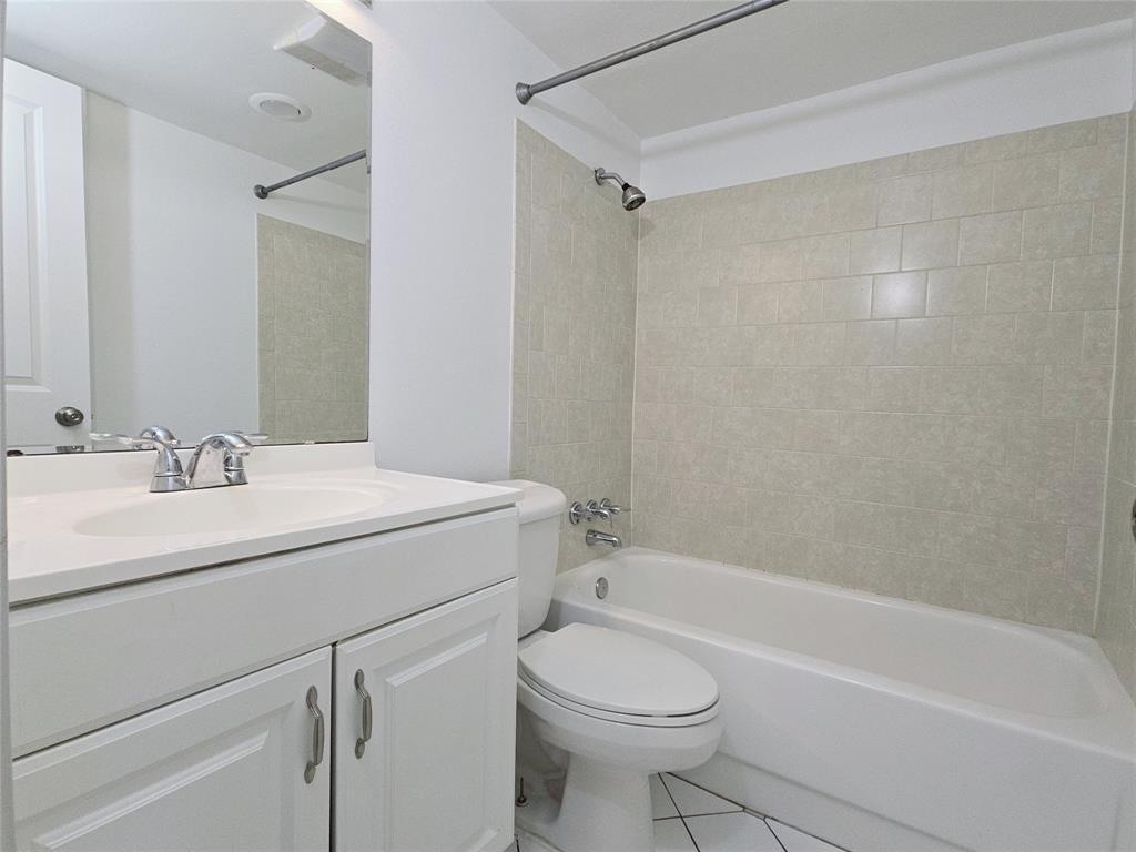 3224 Timmons Lane #111, Houston, Texas image 12