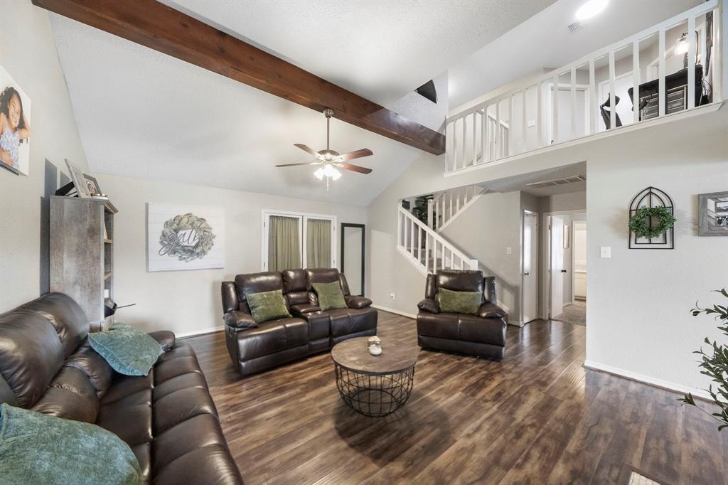 3808 Cottonwood Drive, La Porte, Texas image 6