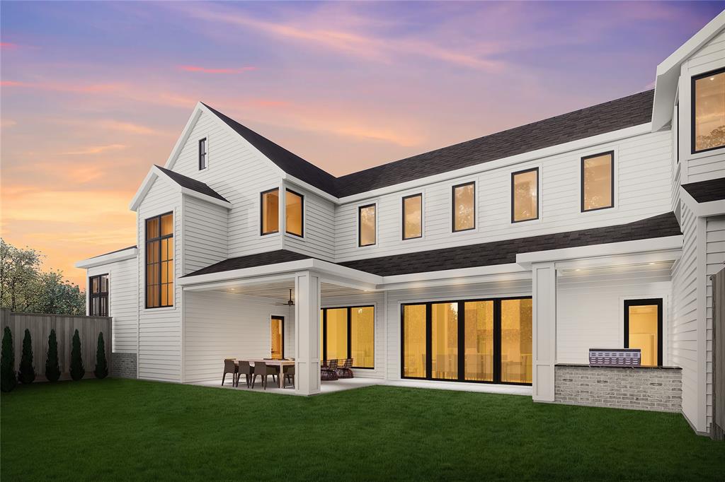 1001 E 7th 1/2 Street