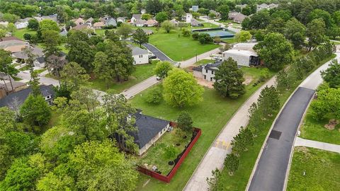 A home in Willis