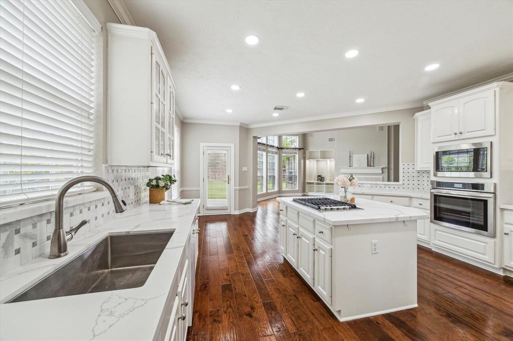 2314 Lochmere Way, Kingwood, Texas image 17