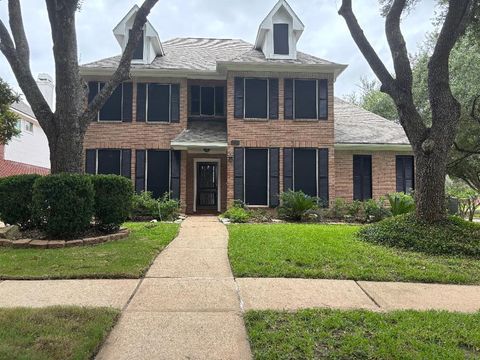 Photo of 17427 Marigold Drive, Sugar Land, TX 77479 (MLS # 37038650)