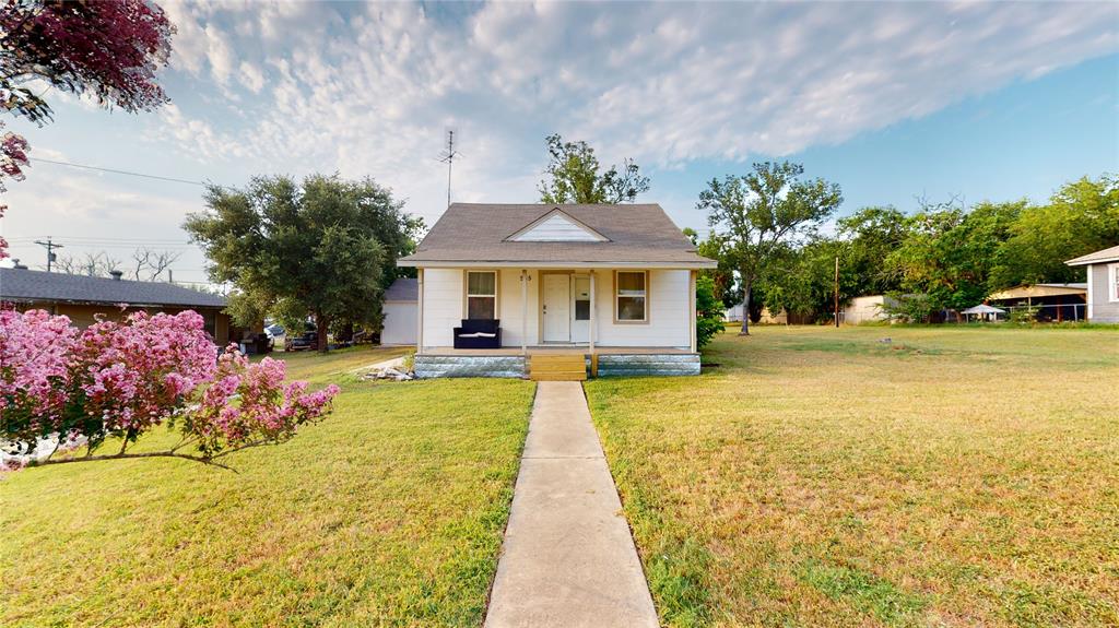 555 W Hempstead St, Giddings, Texas image 3