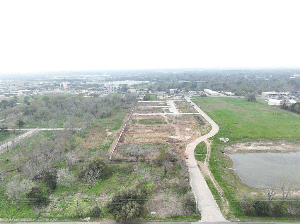 1300 Dickinson Road, Alvin, Texas image 4