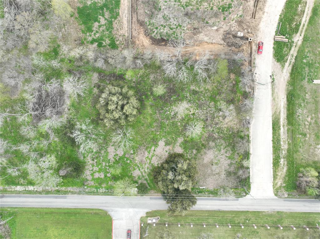 1300 Dickinson Road, Alvin, Texas image 1