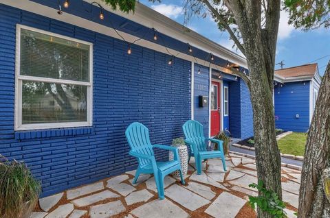 Photo of 1317 26th Street, Galveston, TX 77550 (MLS # 26205359)